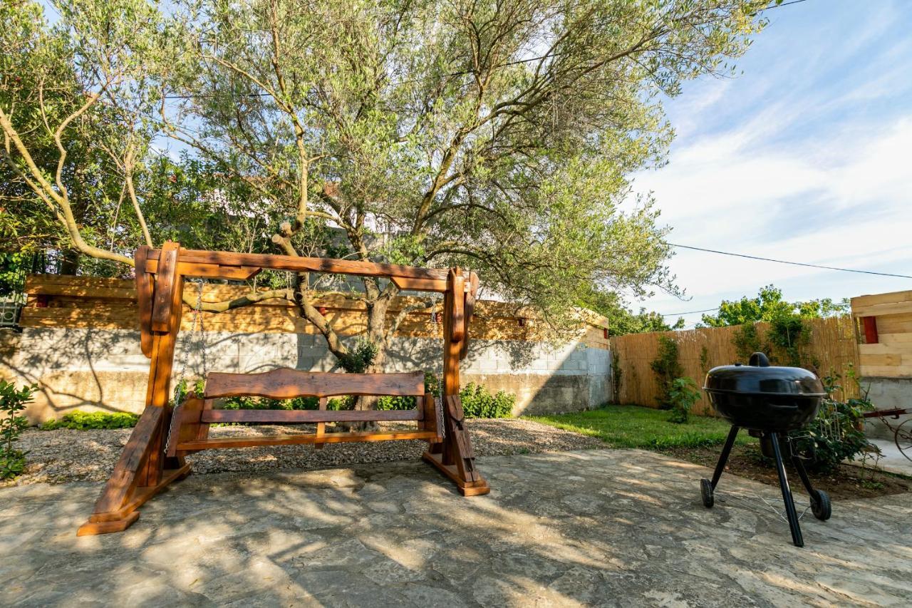 Vacation Home Duilo Donji Zemunik Exterior foto
